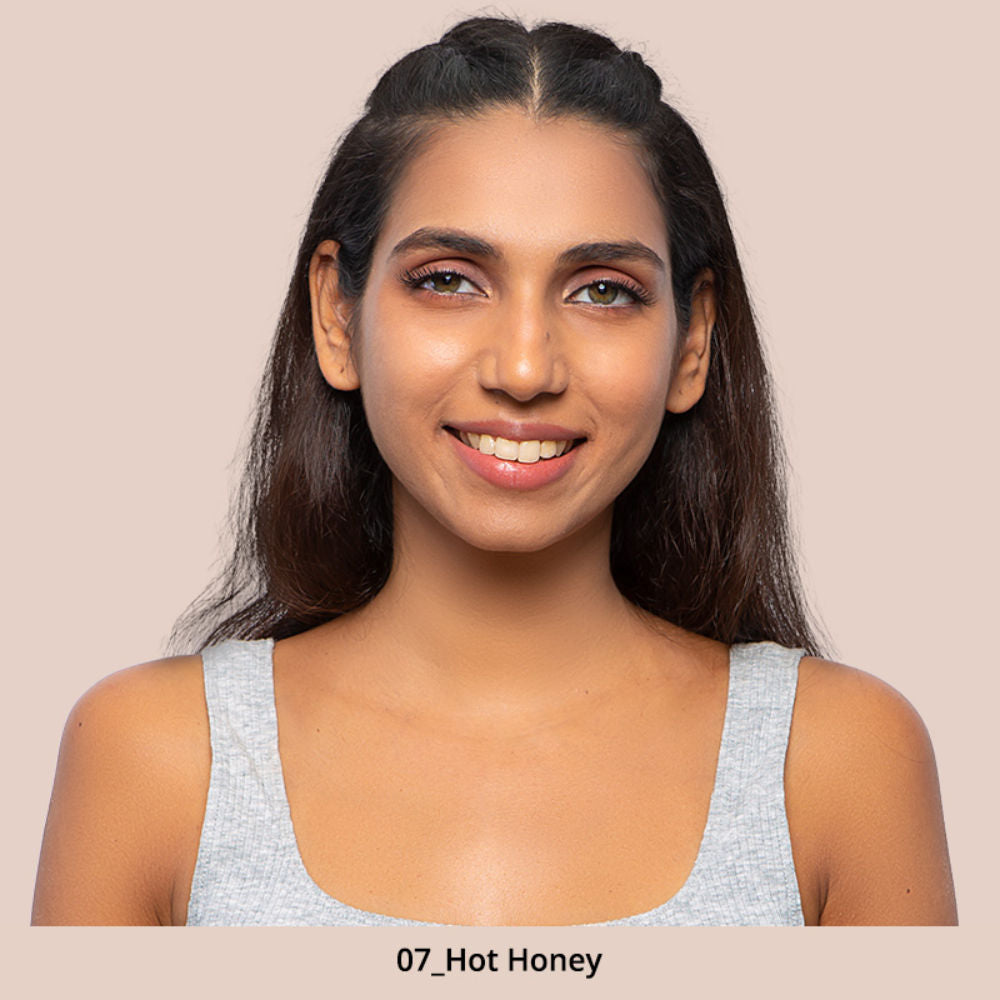 Nykaa SkinShield Anti-Pollution Matte Foundation for Oily Skin - Hot Honey-07